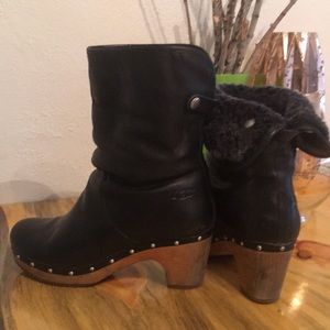 Women’s 8 Uggs boots/clogs